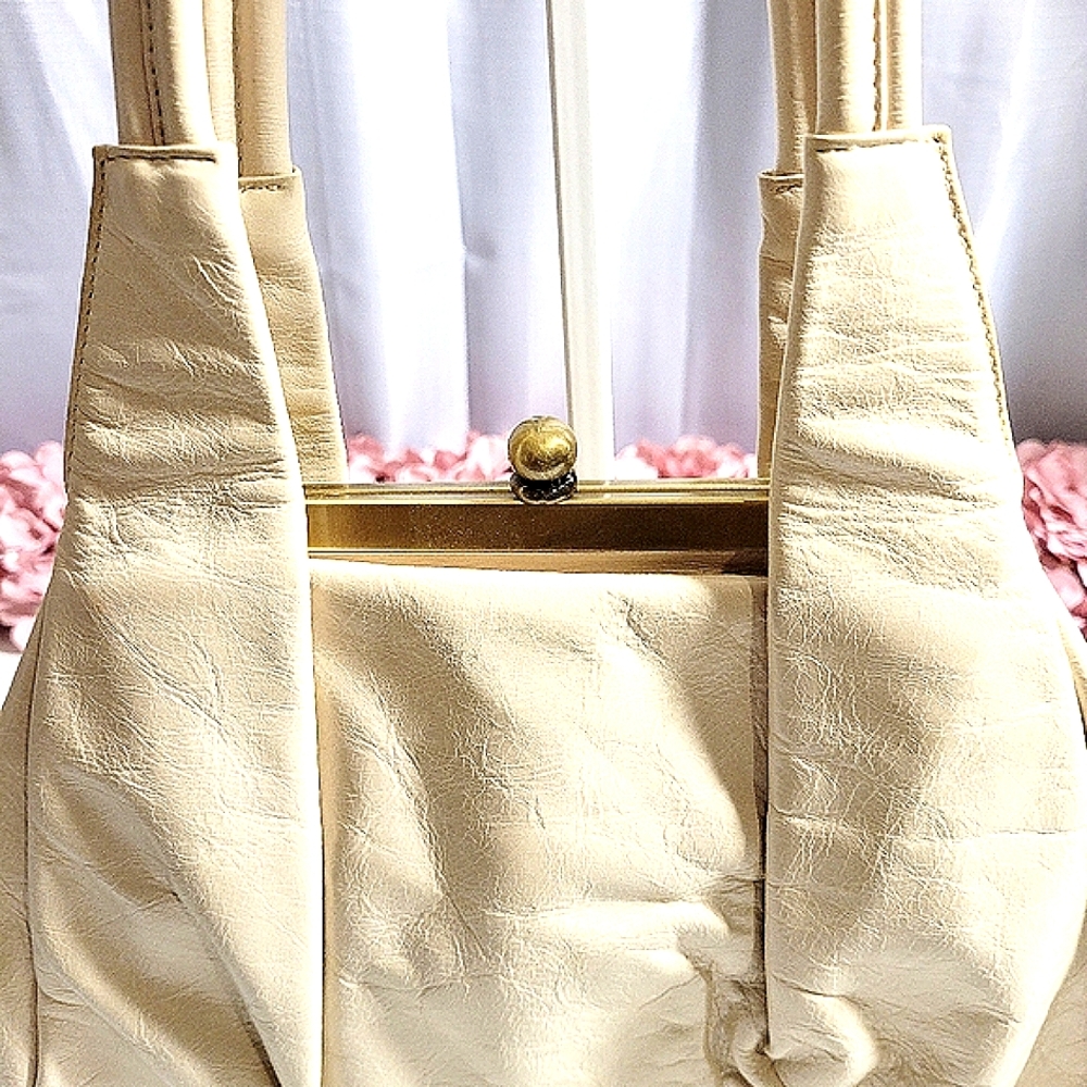 HOBO Int'l Cream Clasp Vintage Leather Shoulder Bag - Picture 2 of 8